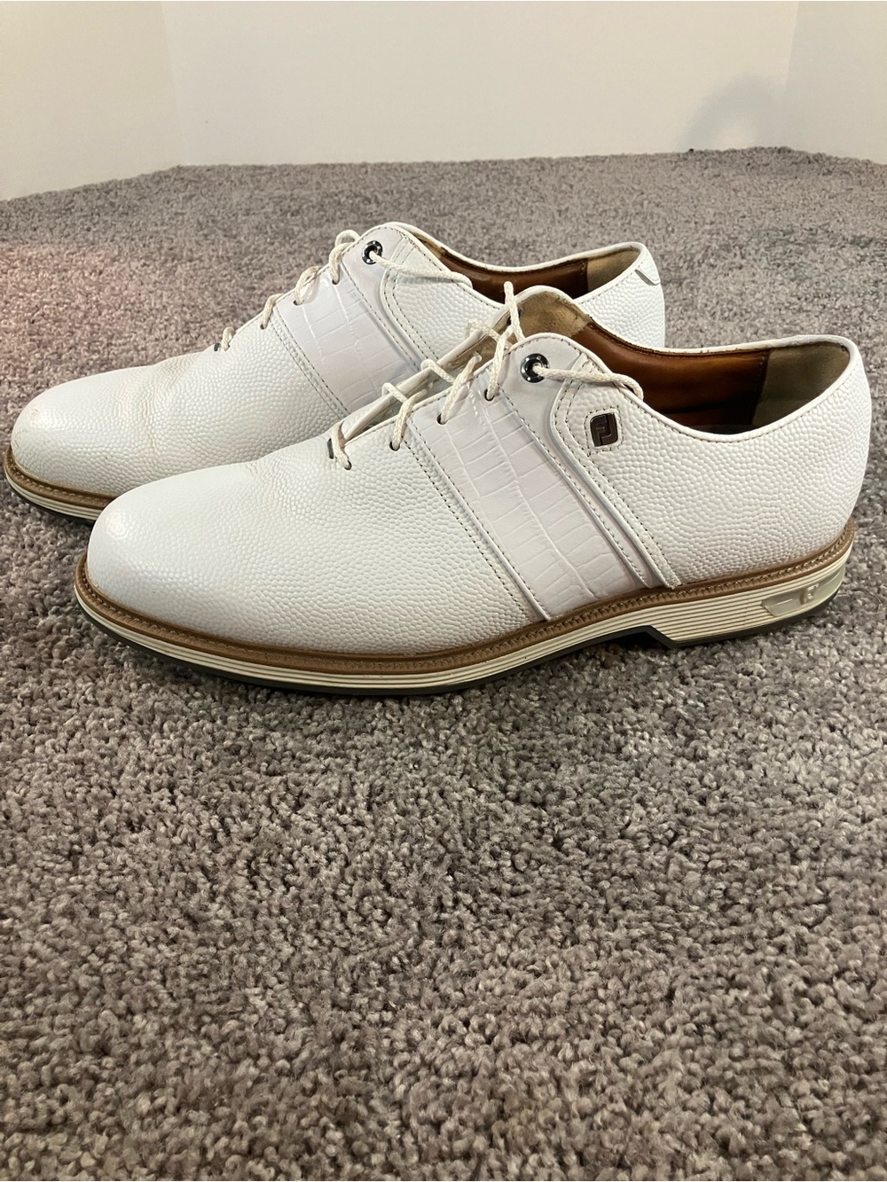 FootJoy Leather Golf Shoes 53908 Mens Size 10.5 Leather Laces Soft Spikes